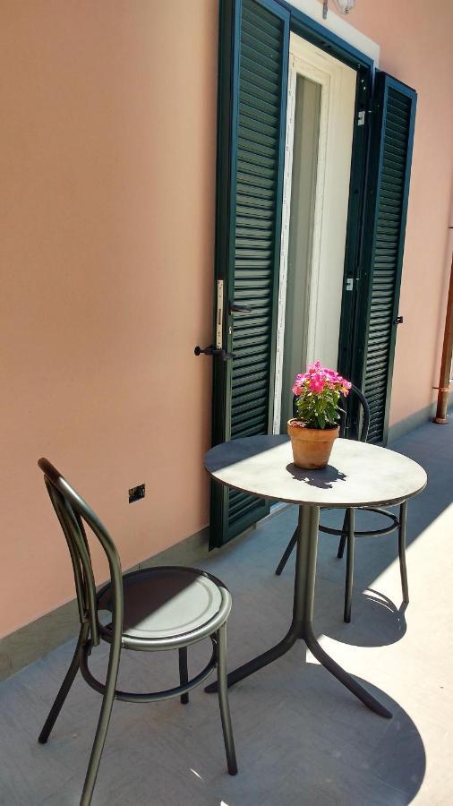 La Vie Est Belle Bed & Breakfast Finale Ligure Dış mekan fotoğraf